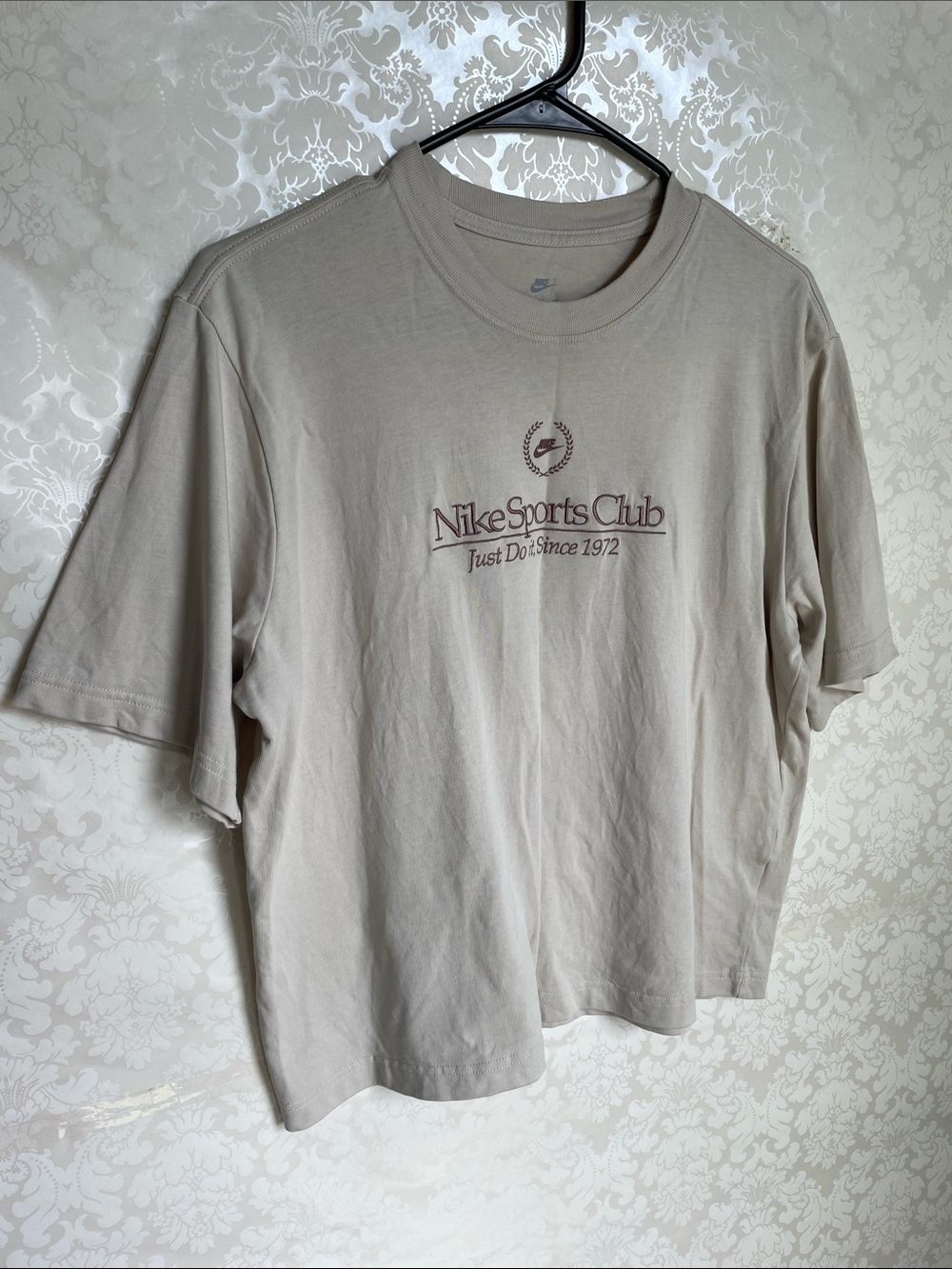 Nike Beige 'Nike Sports Club' Graphic Tee